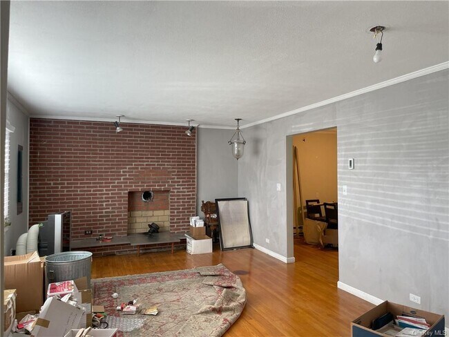 Building Photo - 9 Ernest Dr