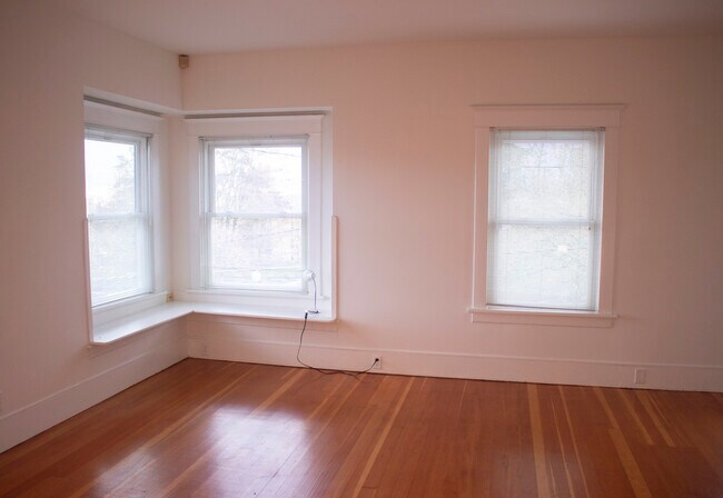 Building Photo - 2905 SW 4th Ave