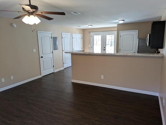 Foto del edificio - 150 Mayhew Rd