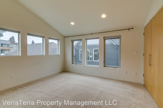 Building Photo - 2 br, 1.5 bath House - 2116 S State St