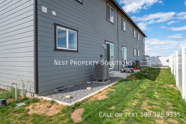 Building Photo - Brand New 3 Bed, 2.5 Bath Townhome! WSG In...