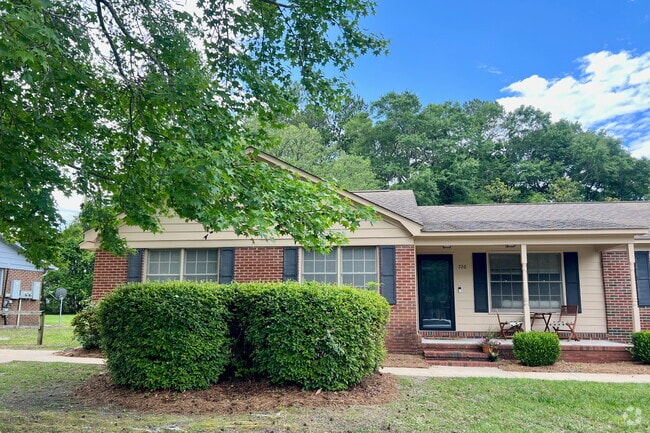 Building Photo - 728 Montclair Dr