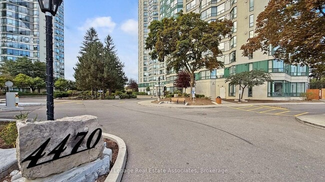 Photo du bâtiment - 4470-4470 Tucana Ct