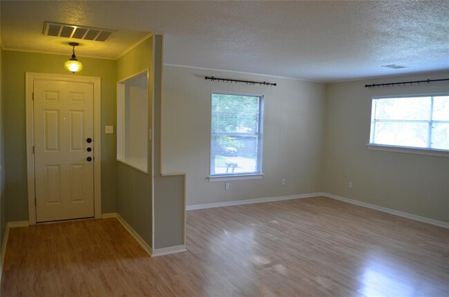 Building Photo - 3101 Matador Dr