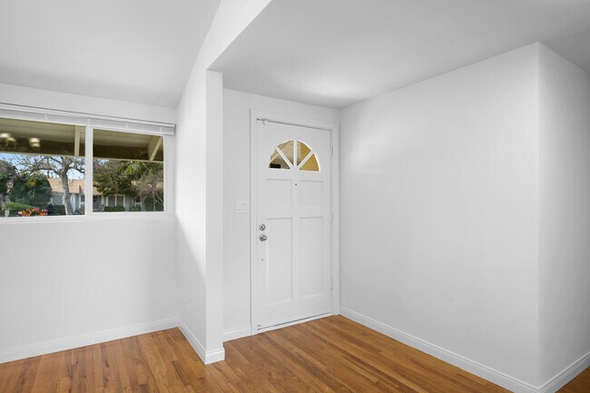 Foto del edificio - 7948 De Soto Ave