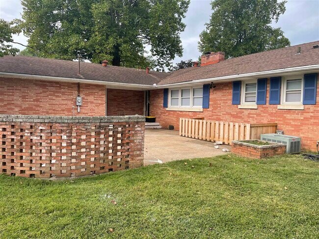 Building Photo - 2216 Grandview St