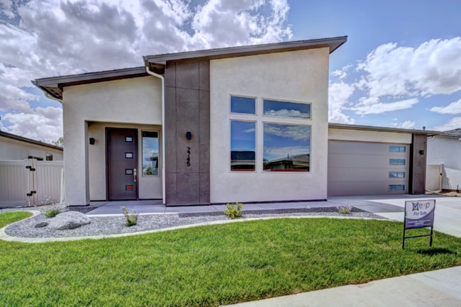 Building Photo - 2745 Eclipse Ave