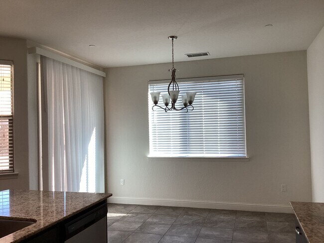 Foto del edificio - 814 S Bliss Ave