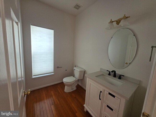 Foto del edificio - 1702 Allerford Dr