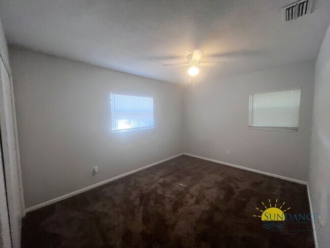 Foto del edificio - Great 3 Bedroom Home with In-Ground Pool