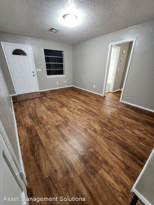 Foto del edificio - 4 br, 1 bath House - 6317 S. Phillips Avenue