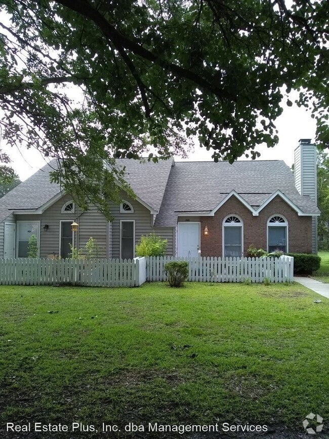 Lakemere of River Bend Apartments under 1,500 New Bern, NC 1