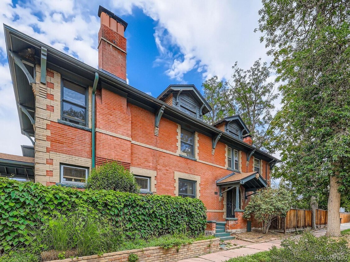 Charming and Historic 3 bedroom home - Charming and Historic 3 bedroom home