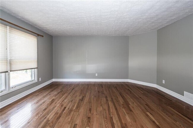 Building Photo - 4520 Bucktail Dr