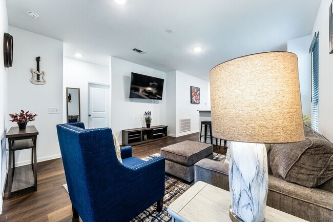 Foto del edificio - 16745 Oak Bough Dr