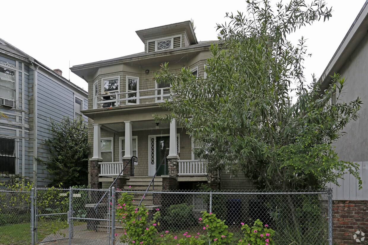 Building Photo - 1315 F St