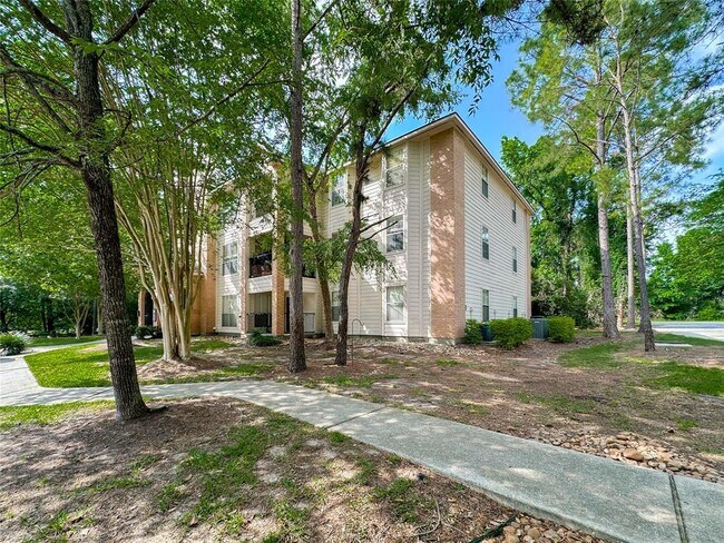 Foto del edificio - 8051 Bay Branch Dr