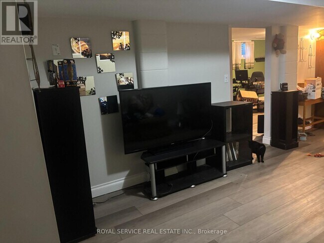 Building Photo - 5 Streamside Dr