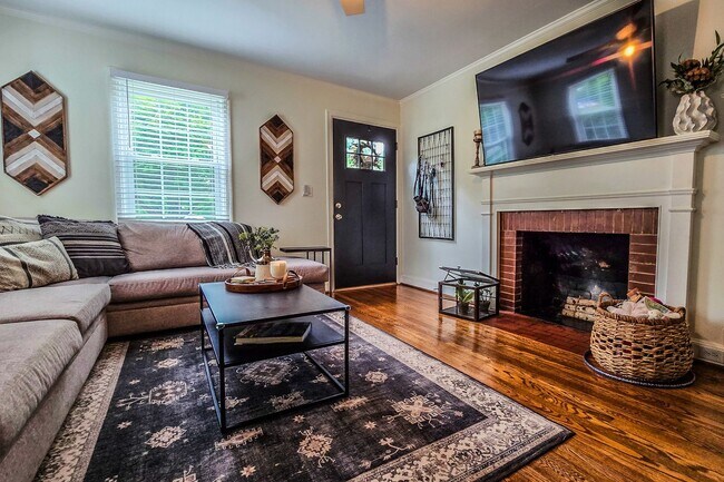 Building Photo - 2335 Westover Dr