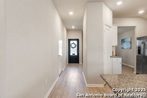 Foto del edificio - 6810 Bale Ridge