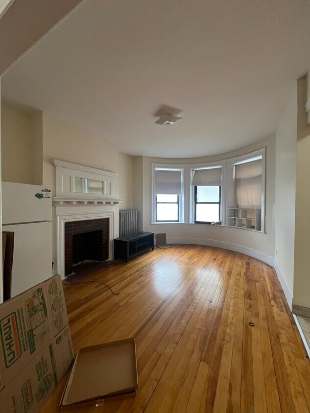Primary Photo - 19 Brighton Ave