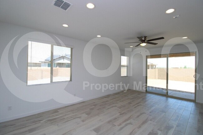 Foto del edificio - 24938 N 171st Ln