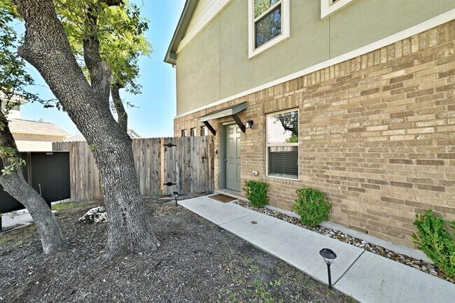 Foto del edificio - 12813 Leatherback Ln
