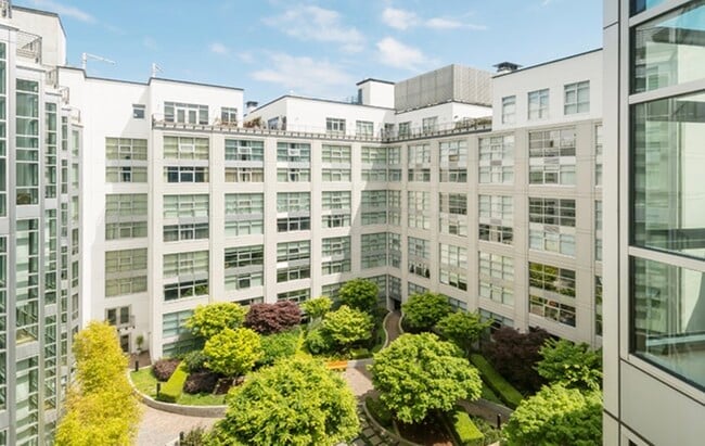 Building Photo - 200 Brannan St