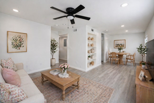 Foto del edificio - 1107 Shasta Ave W
