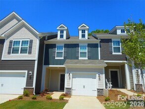 Building Photo - 2821 Aubrey St