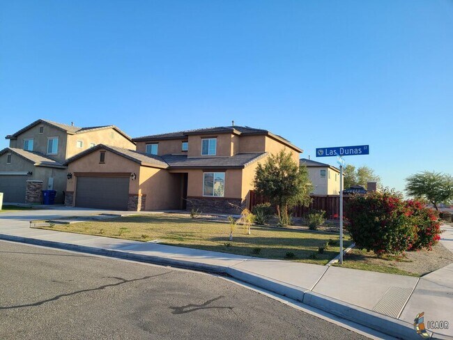 Building Photo - 655 Las Dunas St