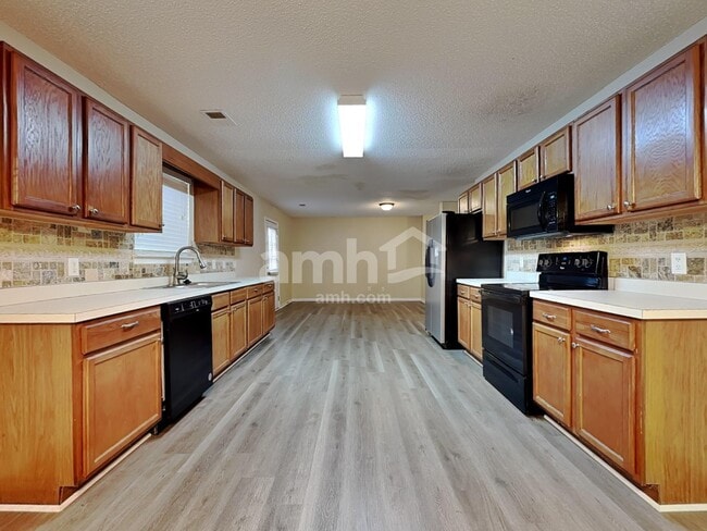 Foto del edificio - 1 Holly Springs Cir