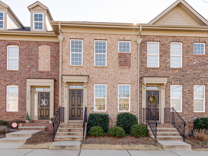 Primary Photo - Charming 2BD/2.5BA Townhome in Cedar Walk!