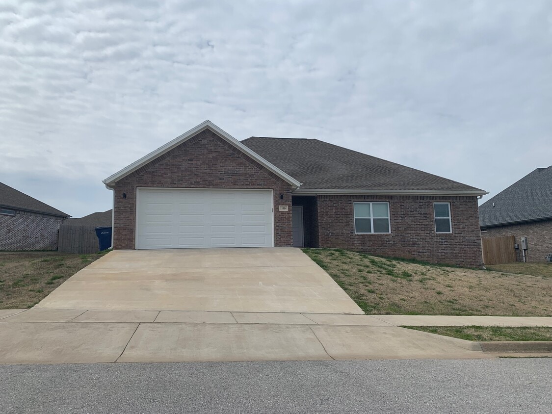 11004 Overland Rd, Siloam Springs, AR 72761 House Rental in Siloam Springs, AR