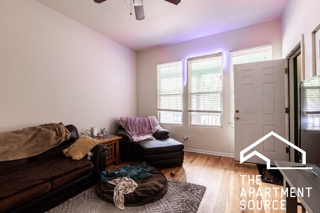 Foto del edificio - 2517 N Ashland Ave