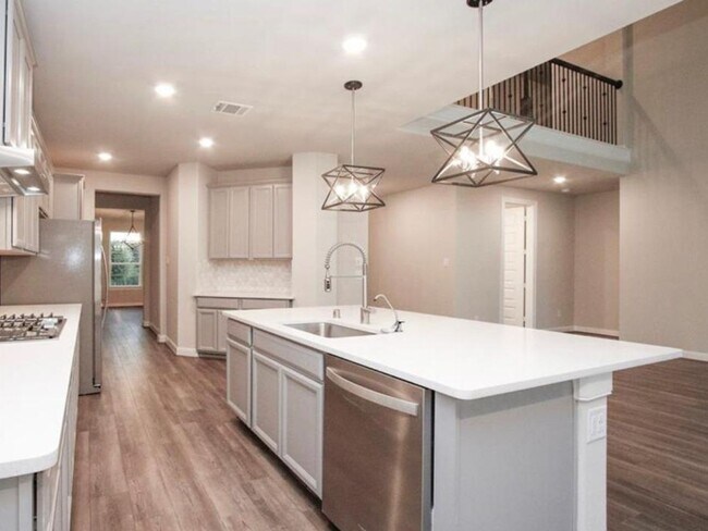Building Photo - 4 Bedroom Single Family Home in Montgomery