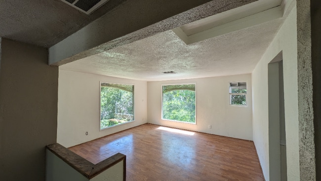 Building Photo - 3274 Highland Ave