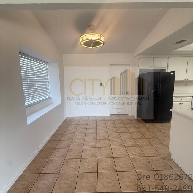 Foto del edificio - 11017 Baron Ave