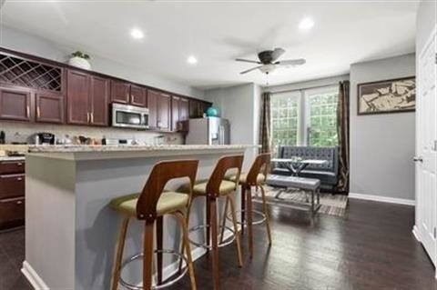 Building Photo - 4176 Laurel Creek Ct SE