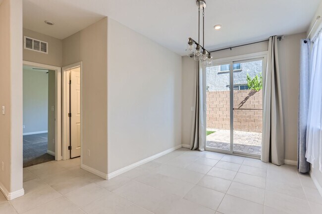 Foto del edificio - NW 4 Bed Solar Powered Home