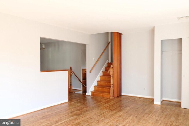 Foto del edificio - 2407 Nicholby Dr