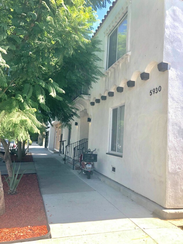 Primary Photo - 5930 Barton Ave