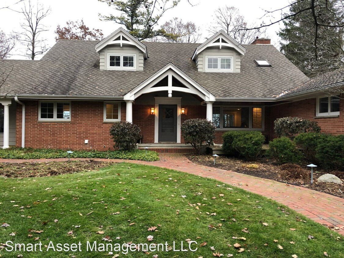 10130 Sheridan Dr, Mequon, WI 53092 House Rental in Mequon, WI