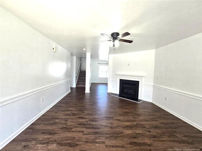 Building Photo - 4514 Maple Crest Dr