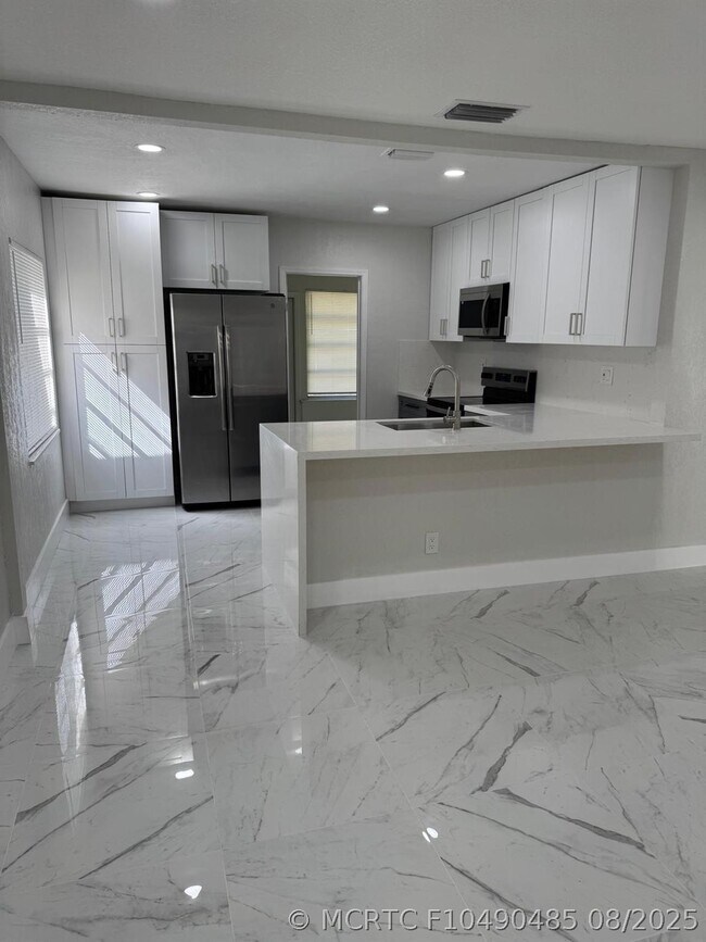 Foto del edificio - 2423 Scott St