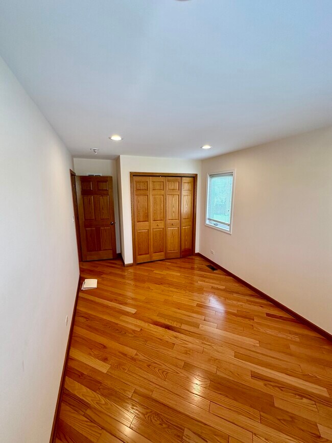 Building Photo - 1211 Larraway Dr
