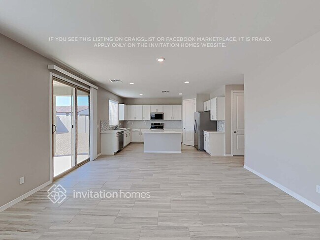 Building Photo - 35893 W San Clemente Ave