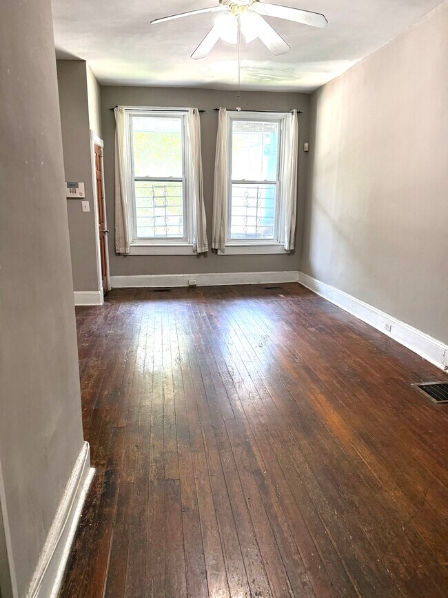 Foto del edificio - 3103 N Calvert St