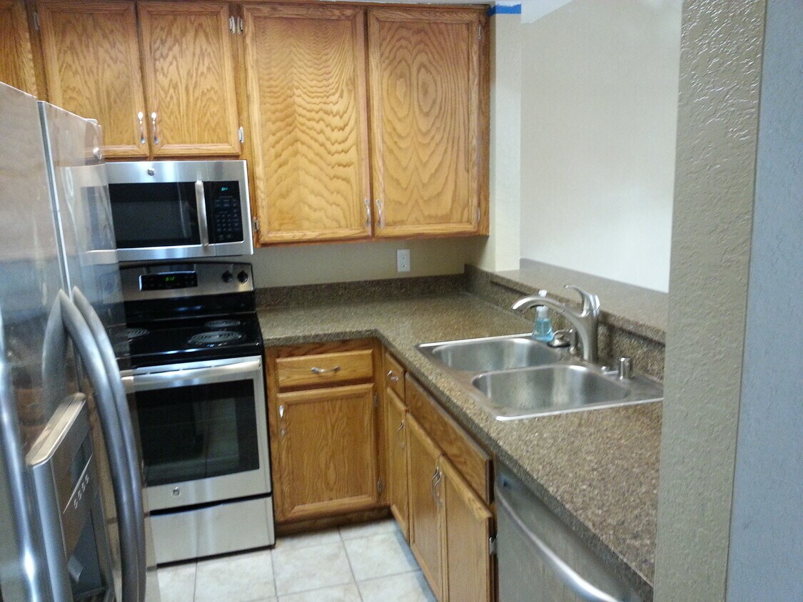 Primary Photo - 2218 River Run Dr