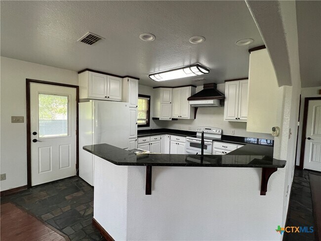 Foto del edificio - 2955 E Amity Rd